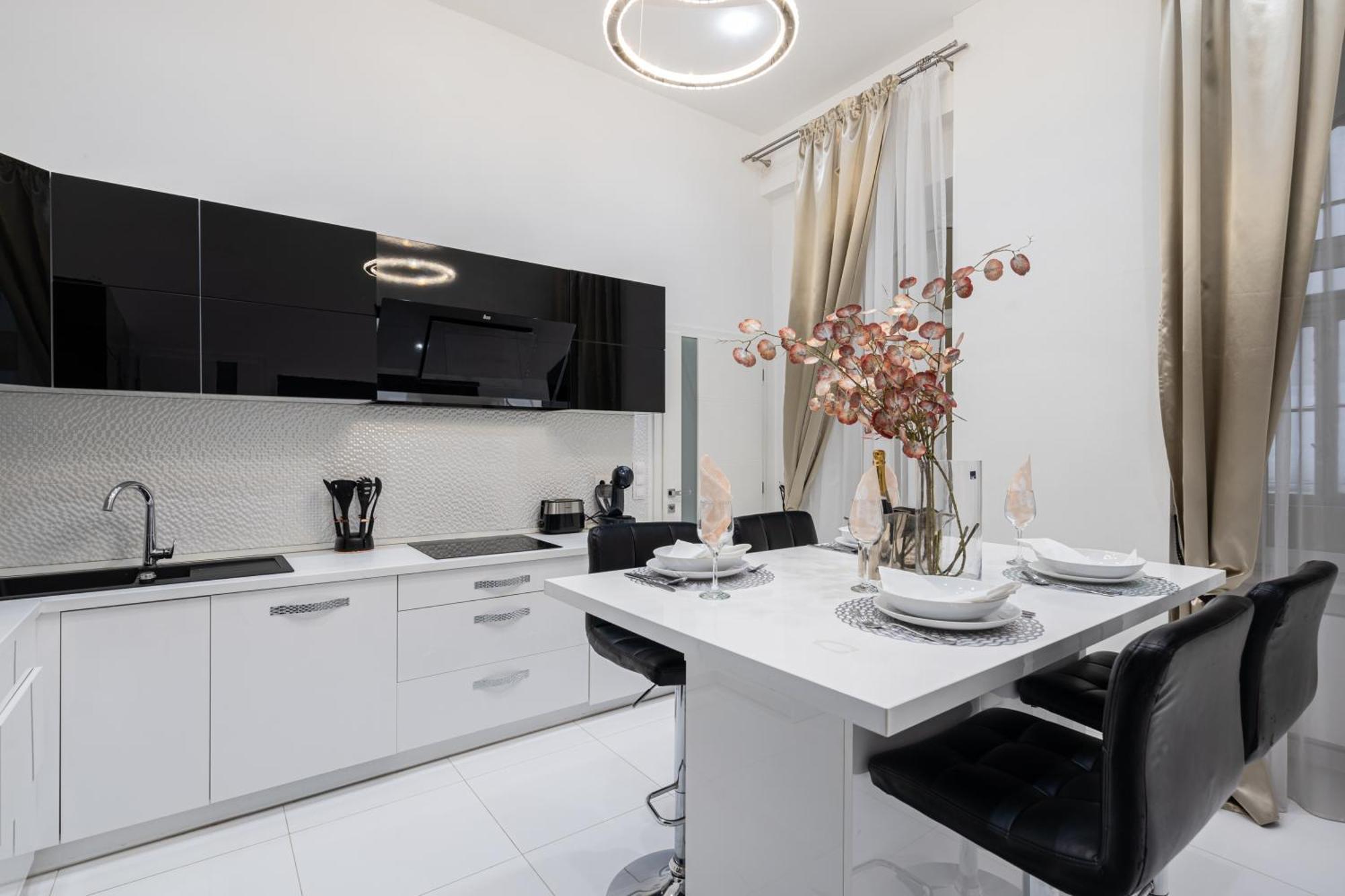 בודפשט Opera Balkony Luxury Apartment With Free Parking מראה חיצוני תמונה