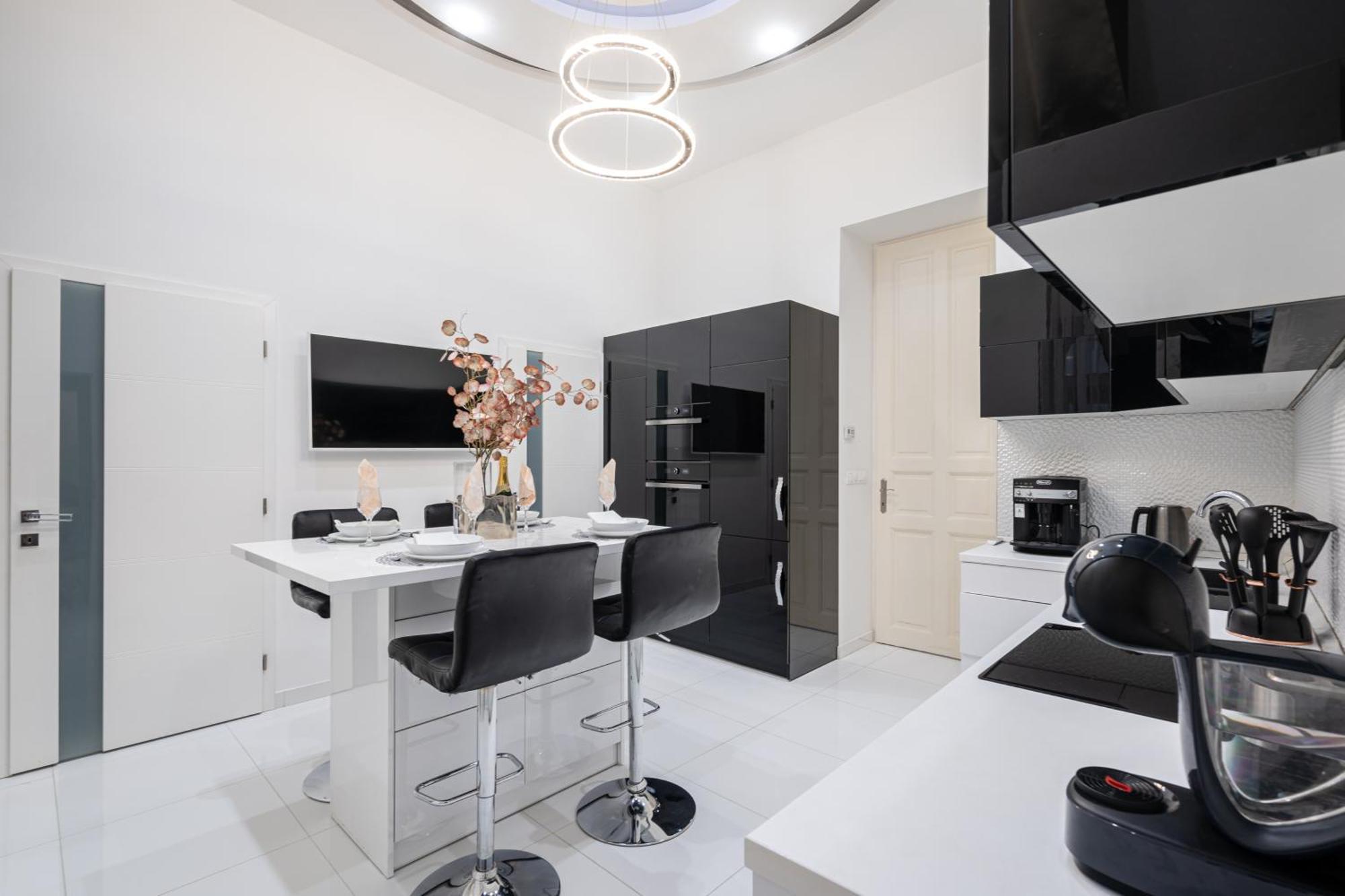 בודפשט Opera Balkony Luxury Apartment With Free Parking מראה חיצוני תמונה
