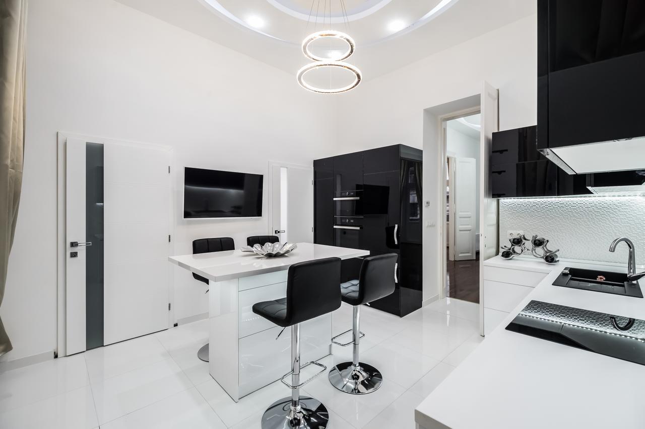 בודפשט Opera Balkony Luxury Apartment With Free Parking מראה חיצוני תמונה