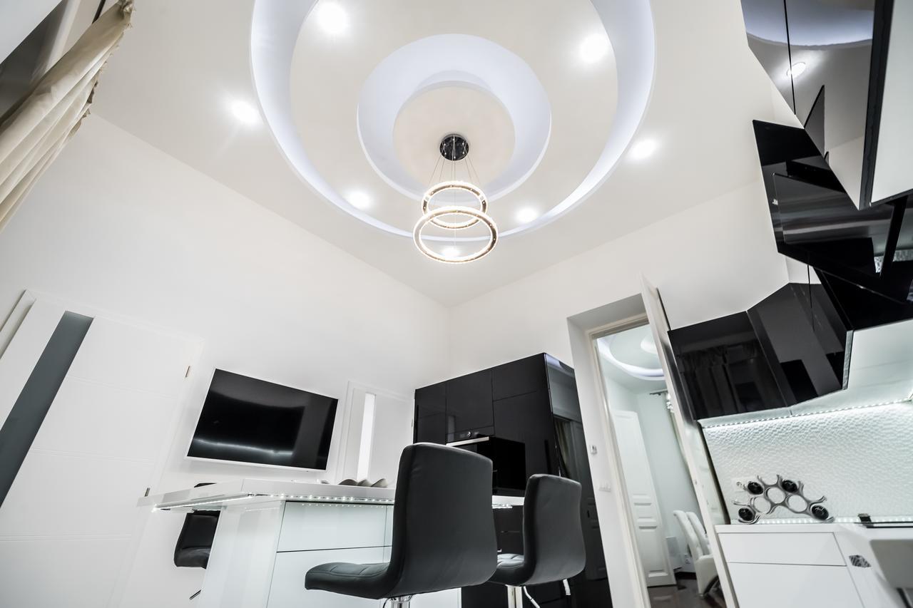 בודפשט Opera Balkony Luxury Apartment With Free Parking מראה חיצוני תמונה